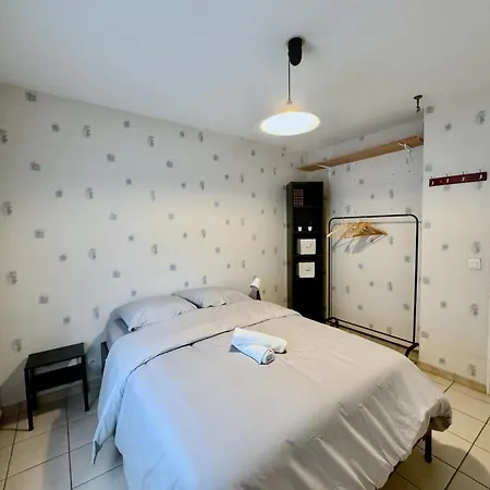 2 - 20 Min De Paris Et Avec Terrasse Et Parking * Champs-Sur-Marne